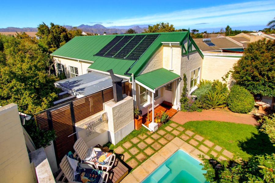 3 Bedroom Property for Sale in Bridge Water Western Cape